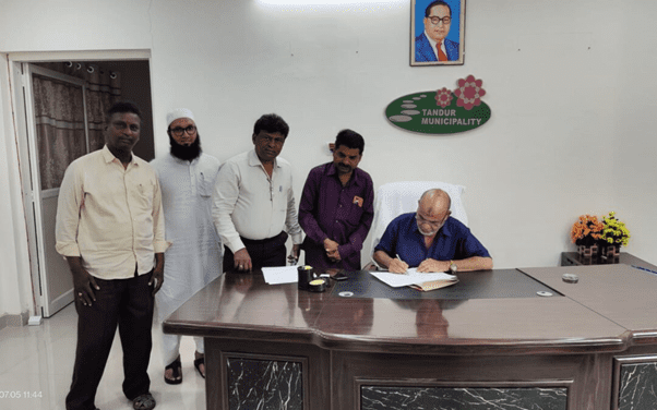 Shafiullah Assumes Role as New Tandur Municipal Commissioner: A Focus on Resolving Public Issues